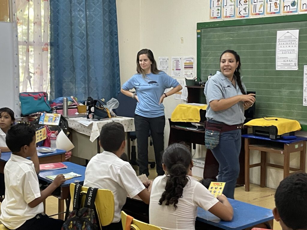 Photo of Capuchinos de Taboga team member presenting to a classroom