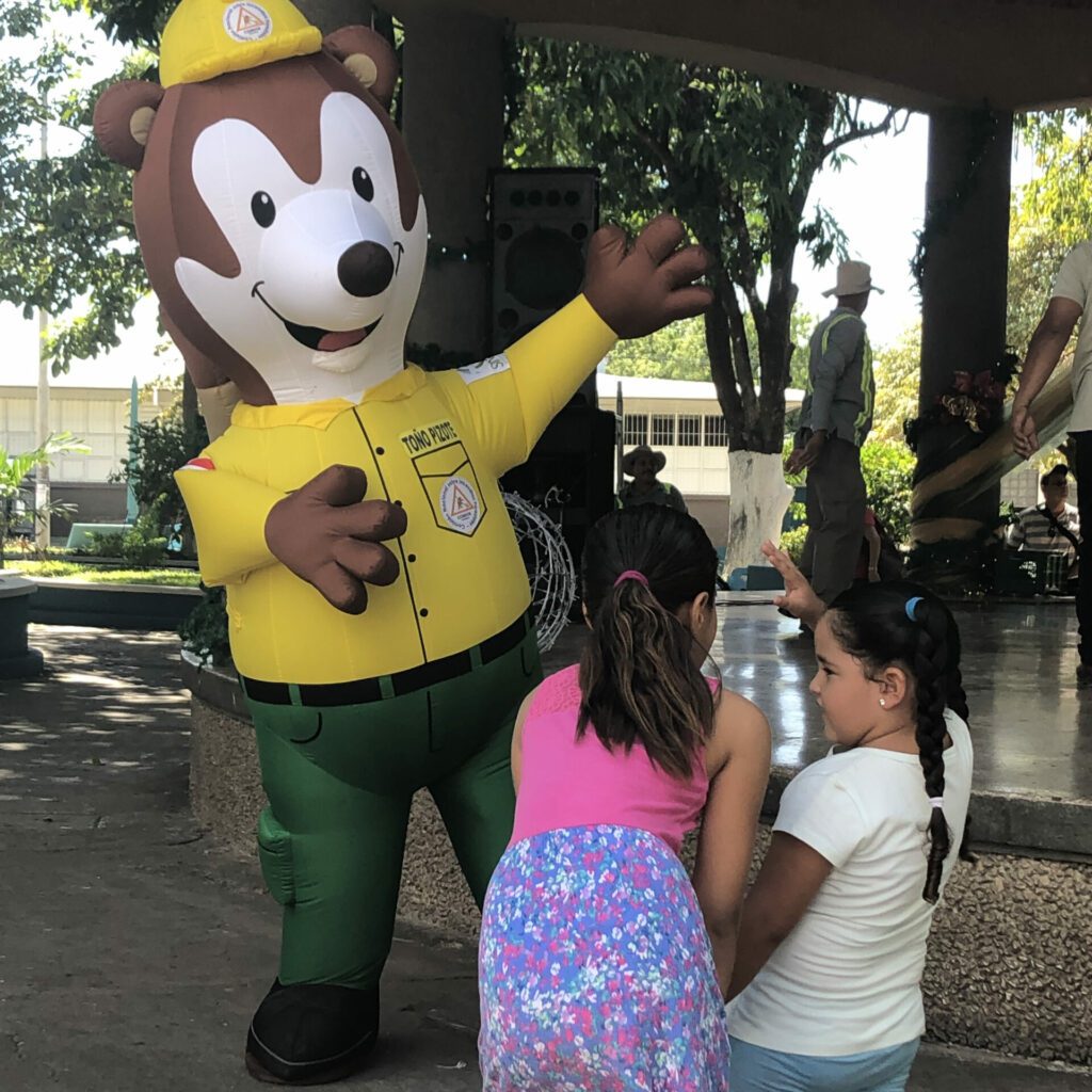 Photo of Toño Pizote and children